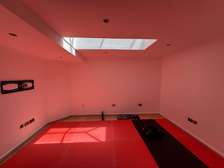 5 Bed Villa with En Suite in Runda