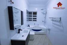4 Bed Townhouse with En Suite at New Rain Hotel