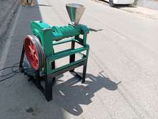 Oil press machine
