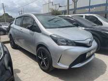 Toyota vitz 2013 Silver