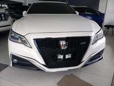 TOYOTA CROWN 2018 MODEL WITH SUNROOF.