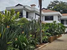 4 Bed House with En Suite in Runda