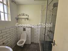 5 Bed House with En Suite in Nyari