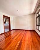 5 Bed House with En Suite in Lavington