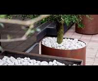 Topping stones for plants, decorative stones