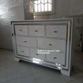 Modern chest of drawers design