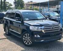 Landcruiser V8 Black ZX