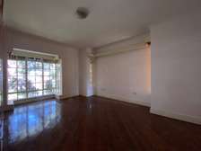 3 Bed Apartment with En Suite in Kilimani