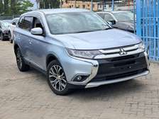 Mitsubishi outlander non Hybrid 2400cc