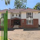 5 Bed House with En Suite at Rosslyn