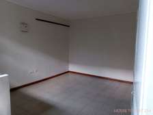 CONVENIENT BEDSITTER AVAILABLE TO LET