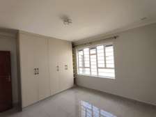3 Bed House with En Suite in Kamakis