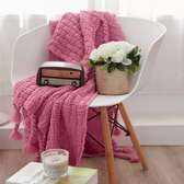 Knitted throw blankets