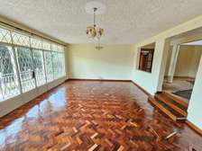 6 Bed House with En Suite in Runda