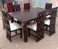 Readily available classic 6-seater dining table