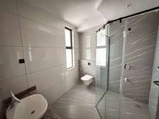 Serviced 3 Bed Apartment with En Suite in Riverside