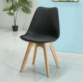 Office Chair: Modern Padded Eames Chair