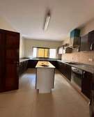 4 bedroom villa plus DSQ for rent