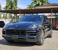 Porsche Cayenne turbo  sunroof 2019