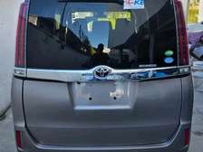 Toyota Noah 2018