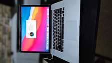 Macbook Pro 2015 15 Inch Retina Core i7 16GB Ram