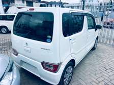 Suzuki wagon R hybrid white 2017