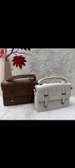 Classy shoulder handbags