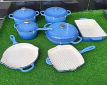 11 PIECES CAST IRON COOKING POT
