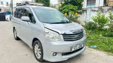Toyota Noah KCS