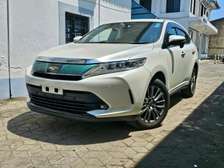Toyota Harrier premium white 2017