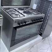 4 burner gas cooker and 2 coils