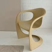 Dining Chair; Comfortable Modern Plastic Dining Chair