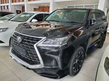 Lexus LX570