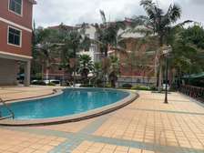 3 bedroom apartment all ensuite with a Dsq to let