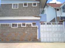 2 Bed House with En Suite at Donholm