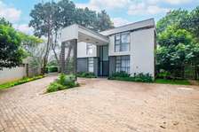 5 Bed Townhouse with En Suite in Karen