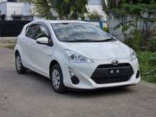 Toyota Aqua white