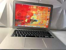 MacBook Air A1466 Core i5 8GB/256GB @ KSH 45,000