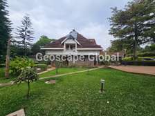 5 Bed House with En Suite in Runda