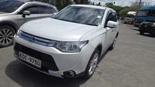 MITSUBISH OUTLANDER 2015MODEL 7 SEATER