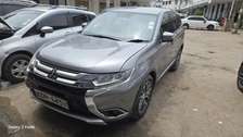 MITSUBISH OUTLANDER 2015MODEL 7 SEATER