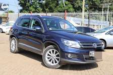 VOLKWAGEN TIGUAN