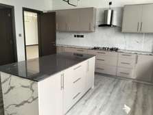 5 Bed Apartment with En Suite in Parklands