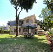 5 Bed House with En Suite in Lavington