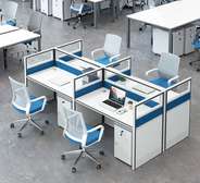 Office Desk: 4-Panel Office Workstation Desk