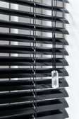 Aluminum venetian blinds