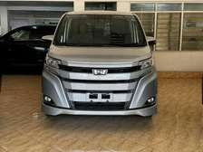 Toyota Noah, 8seater