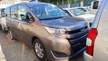 Toyota Noah gold 2018 2wd