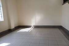 6,200 ft² Warehouse with Parking in Industrial Area