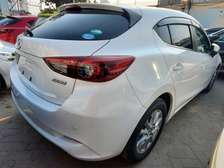Mazda axela hatback petrol